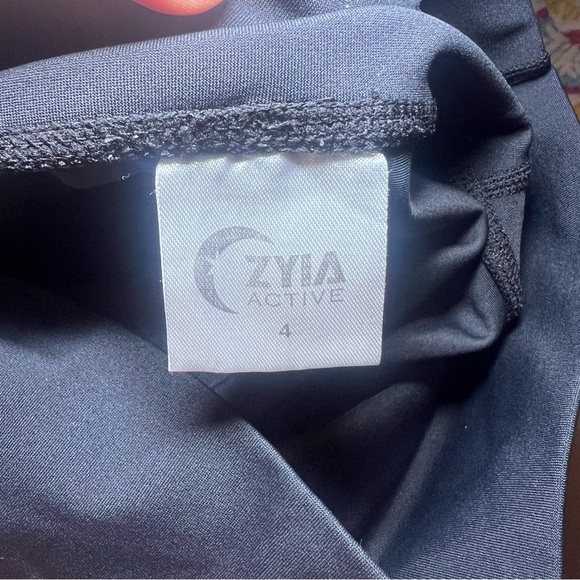 Zyia Active Black High Rise mesh Crop Leggings Size 4 athletic EUC Athleisure - Picture 8 of 10
